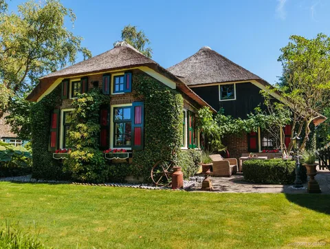 Giethoorn kanal turundan önceki peynir tadımı durağı