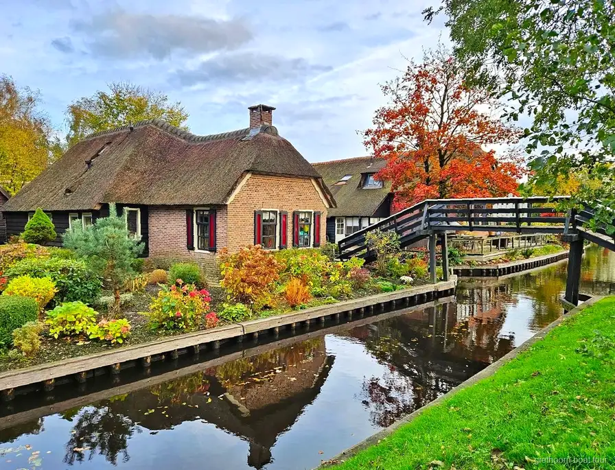 Amsterdam'dan Giethoorn ve Zaanse Schans günlük turu için otel transfer minibüsü
