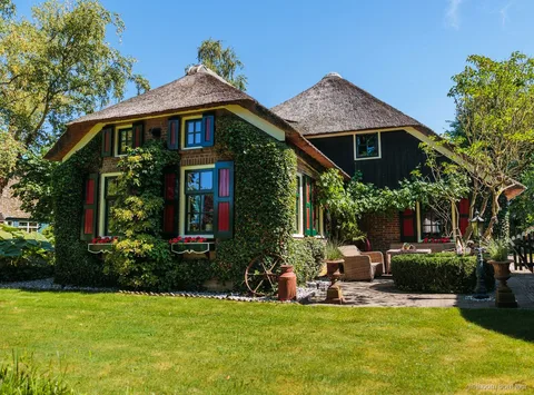 Sosta per la degustazione di formaggio prima della crociera sui canali di Giethoorn